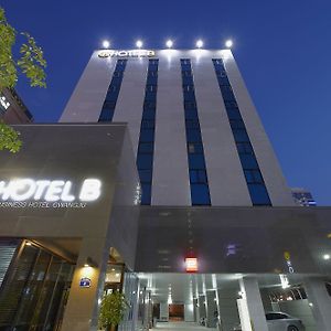 Hotel B